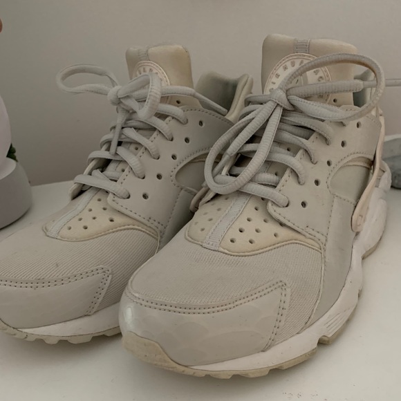 nike huarache womens size 7